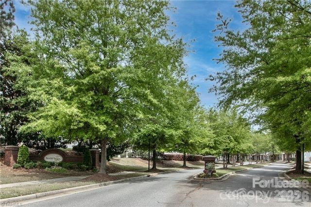 137 Lynch Circle, Mooresville, NC 28117