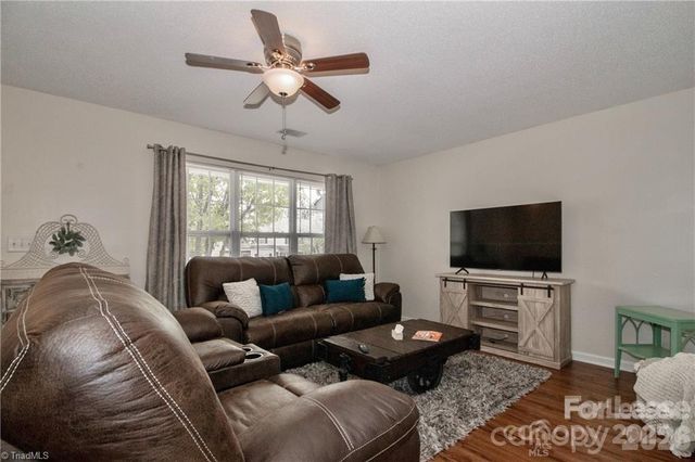 137 Lynch Circle, Mooresville, NC 28117