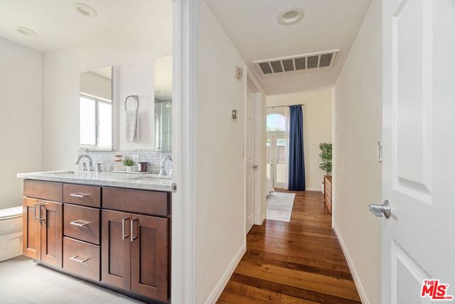 12011 Goshen Avenue 305, Los Angeles, CA 90049