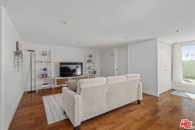 12011 Goshen Avenue 305, Los Angeles, CA 90049
