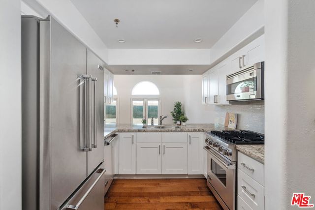 12011 Goshen Avenue 305, Los Angeles, CA 90049