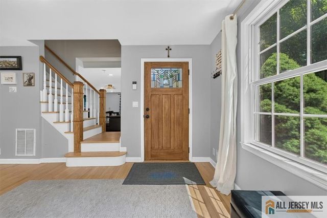 65 Hollywood Avenue, Metuchen, NJ 08840