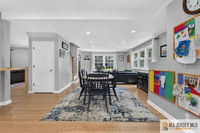 65 Hollywood Avenue, Metuchen, NJ 08840