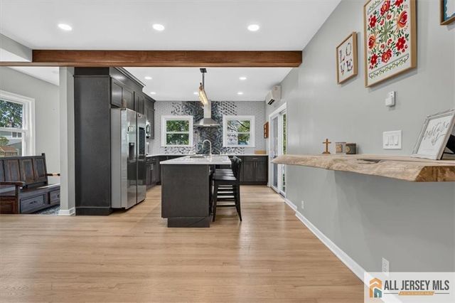 65 Hollywood Avenue, Metuchen, NJ 08840