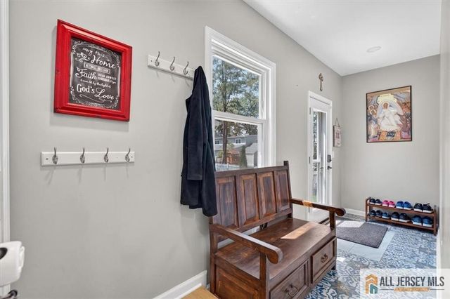 65 Hollywood Avenue, Metuchen, NJ 08840