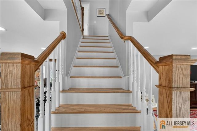 65 Hollywood Avenue, Metuchen, NJ 08840