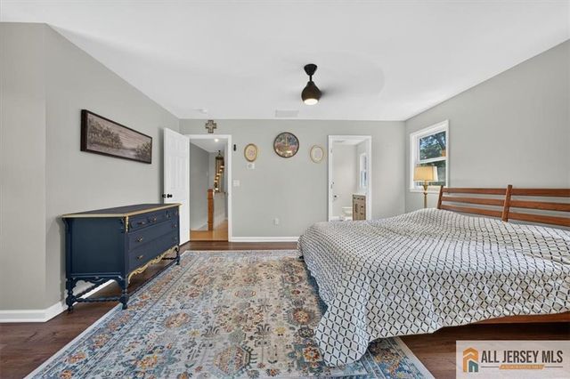 65 Hollywood Avenue, Metuchen, NJ 08840