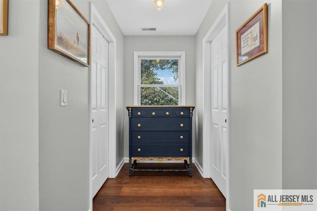 65 Hollywood Avenue, Metuchen, NJ 08840