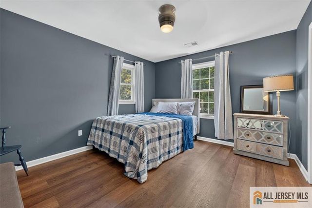 65 Hollywood Avenue, Metuchen, NJ 08840