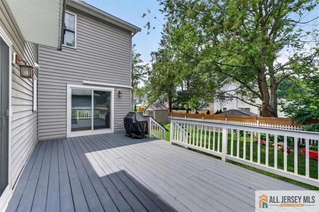 65 Hollywood Avenue, Metuchen, NJ 08840