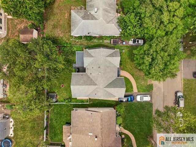 65 Hollywood Avenue, Metuchen, NJ 08840