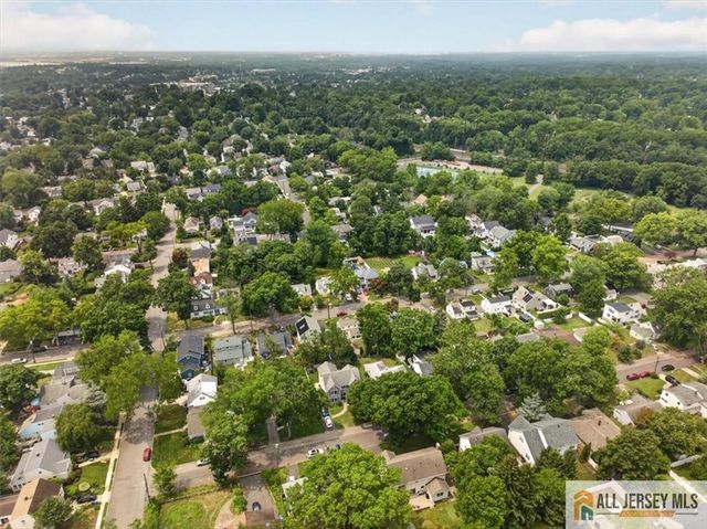 65 Hollywood Avenue, Metuchen, NJ 08840