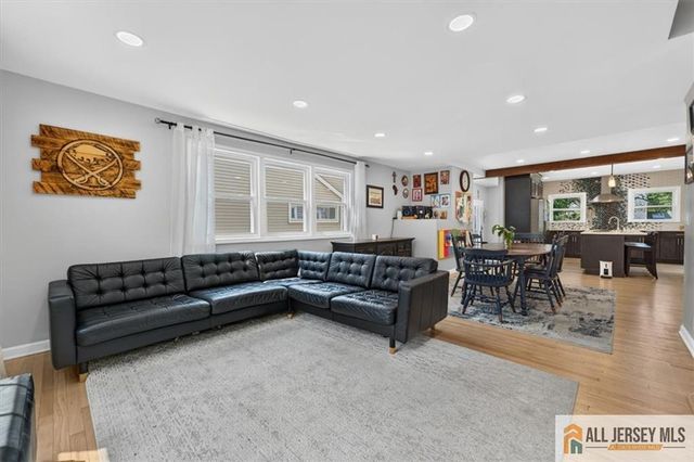 65 Hollywood Avenue, Metuchen, NJ 08840
