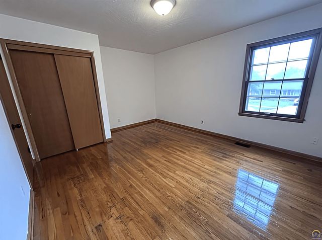 3021 SW Westwood DR, Topeka, KS 66614