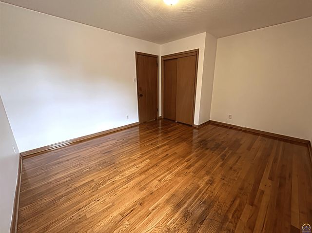 3021 SW Westwood DR, Topeka, KS 66614
