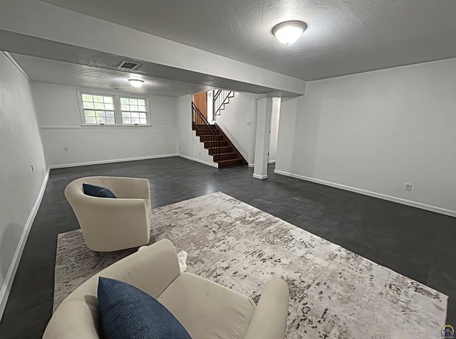 3021 SW Westwood DR, Topeka, KS 66614