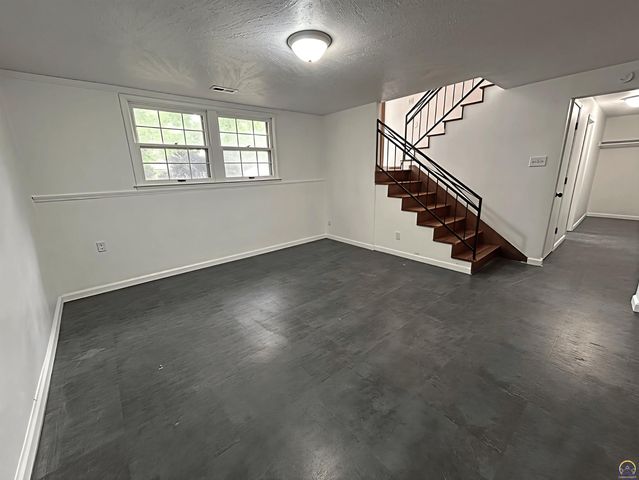 3021 SW Westwood DR, Topeka, KS 66614