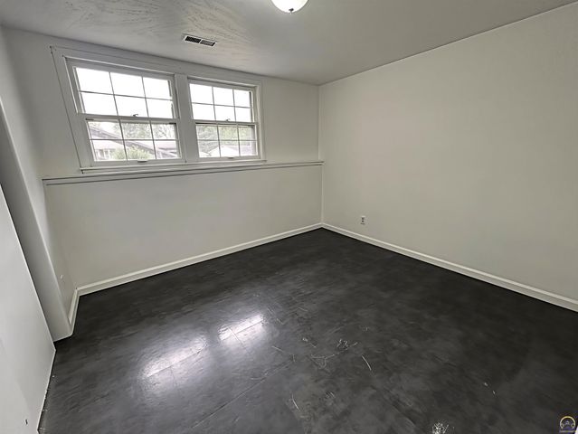 3021 SW Westwood DR, Topeka, KS 66614