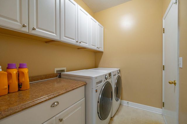 304 Pecan Court, Pickerington, OH 43147