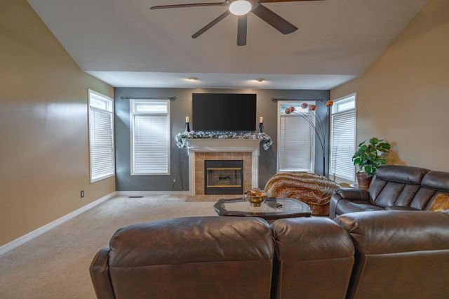 304 Pecan Court, Pickerington, OH 43147