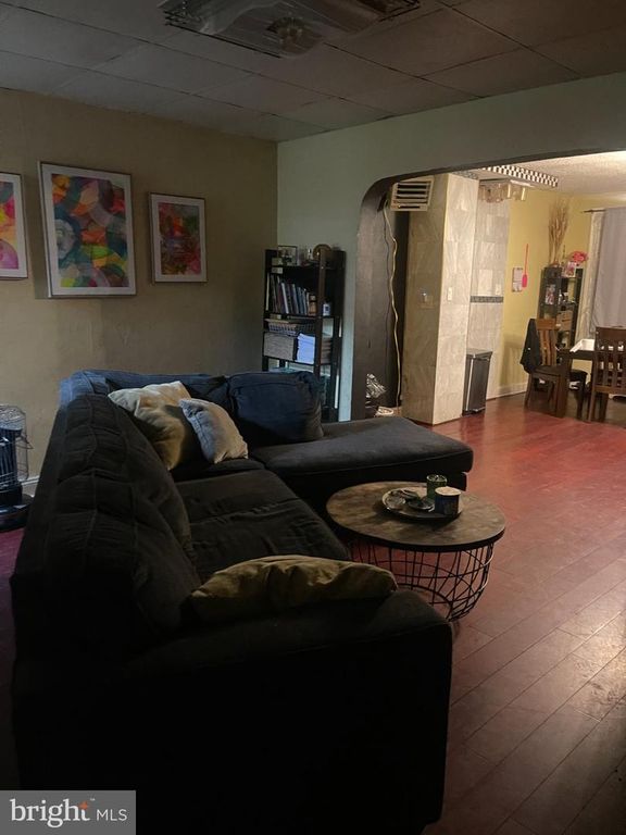 1102 W WYOMING AVE, PHILADELPHIA, PA 19140 — photo 2