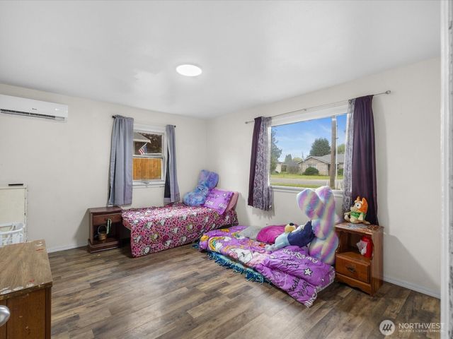1922 S Wall Street, Mount Vernon, WA 98273