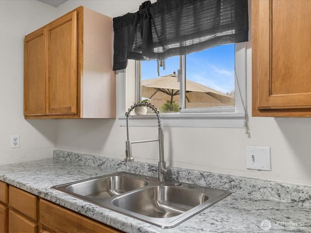 1922 S Wall Street, Mount Vernon, WA 98273