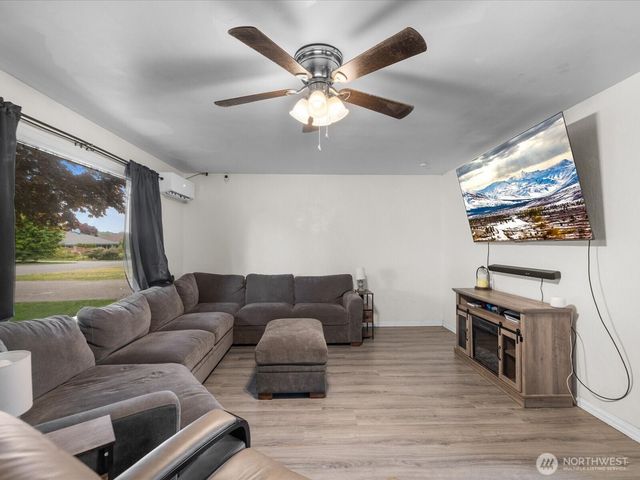 1922 S Wall Street, Mount Vernon, WA 98273