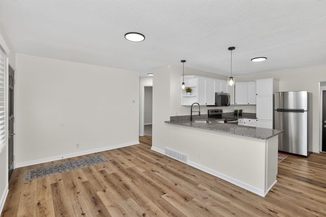 1204 Johnson Street, Des Moines, IA 50315