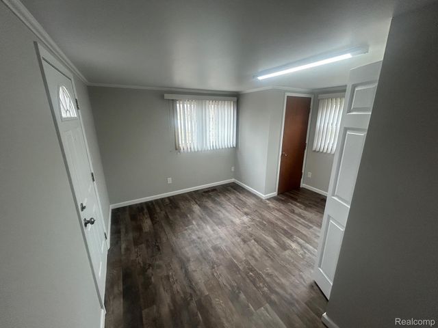 1303 COLLIER Road, Auburn Hills, MI 48326