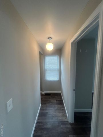 1303 COLLIER Road, Auburn Hills, MI 48326