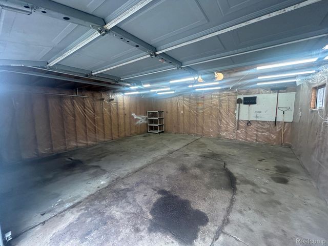 1303 COLLIER Road, Auburn Hills, MI 48326