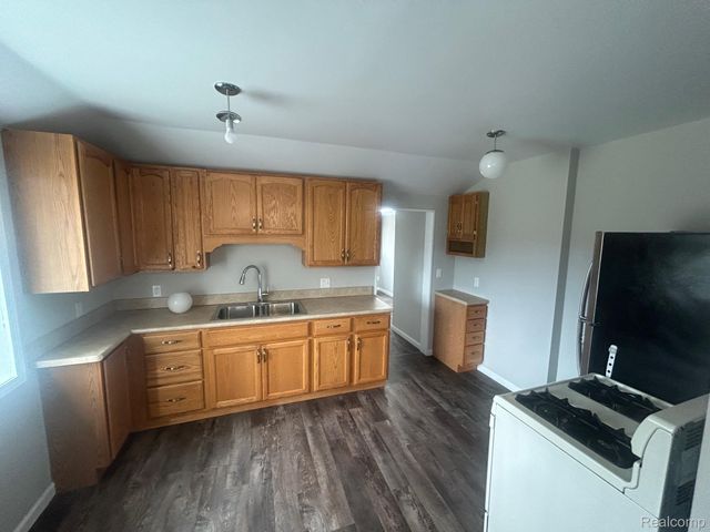 1303 COLLIER Road, Auburn Hills, MI 48326