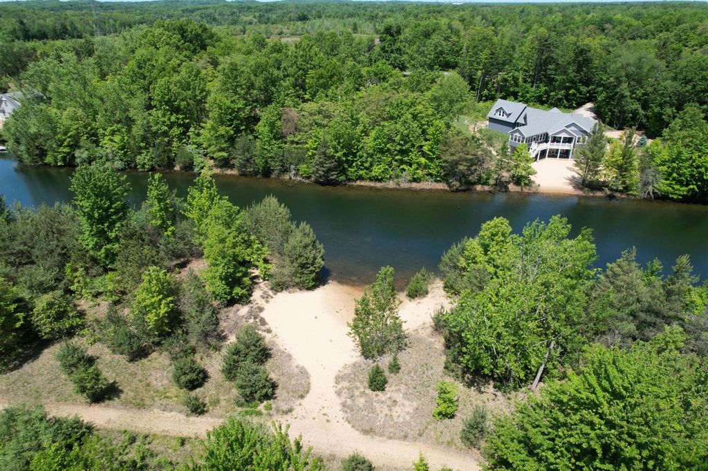77524 Le Lac Drive, Covert, MI 49043