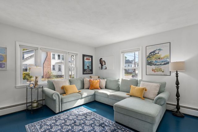 29 Lexington Ave, Attleboro, MA 02703