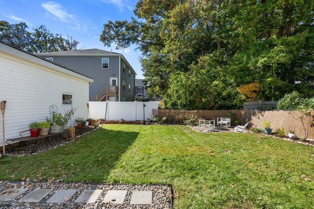 29 Lexington Ave, Attleboro, MA 02703