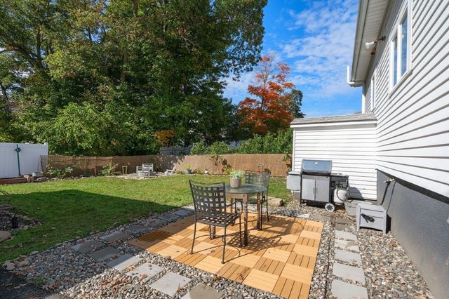 29 Lexington Ave, Attleboro, MA 02703