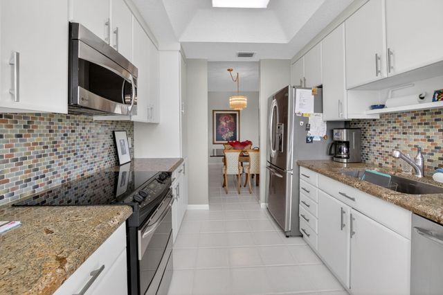 17329 Boca Club Boulevard 2, Boca Raton, FL 33487