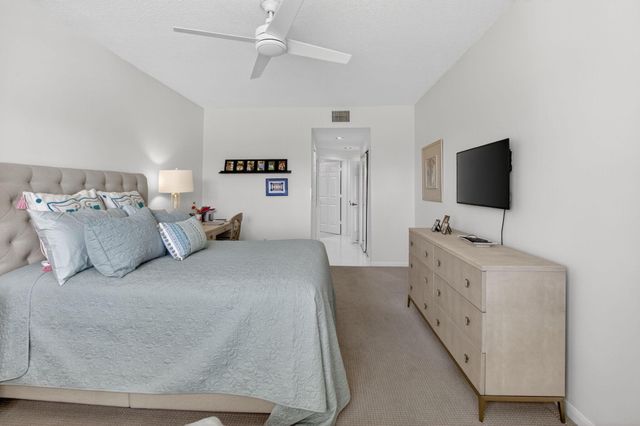 17329 Boca Club Boulevard 2, Boca Raton, FL 33487