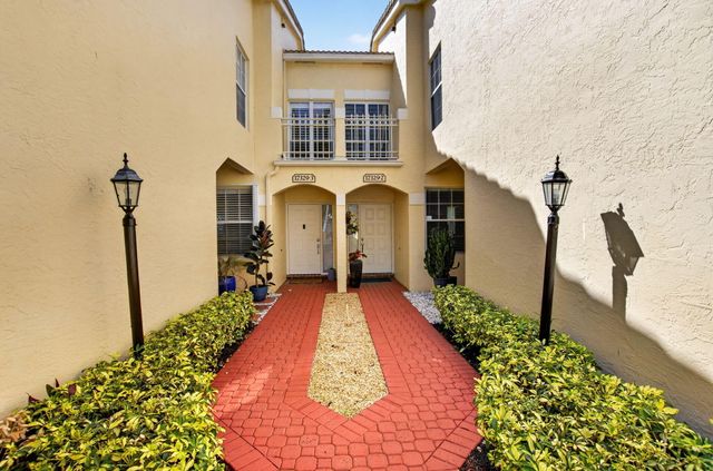 17329 Boca Club Boulevard 2, Boca Raton, FL 33487