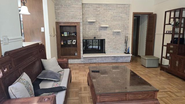 8480 W Edgerton AVENUE, Greendale, WI 53129