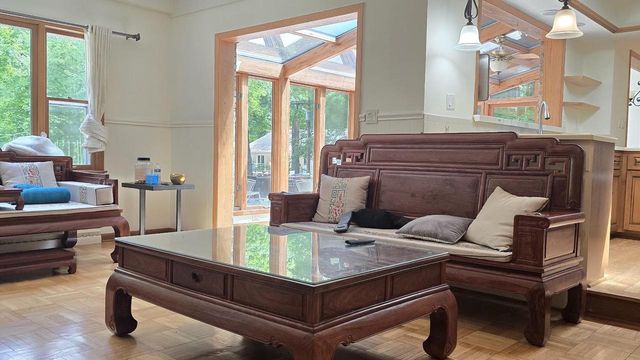 8480 W Edgerton AVENUE, Greendale, WI 53129