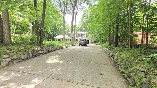 8480 W Edgerton AVENUE, Greendale, WI 53129