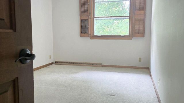 8480 W Edgerton AVENUE, Greendale, WI 53129