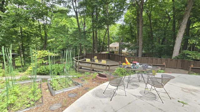 8480 W Edgerton AVENUE, Greendale, WI 53129