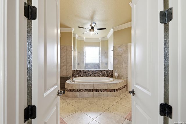 322 Santa Domingo, Helotes, TX 78023