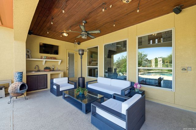 322 Santa Domingo, Helotes, TX 78023