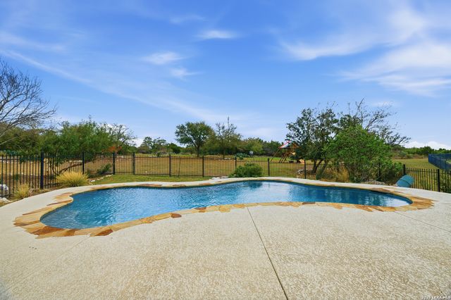 322 Santa Domingo, Helotes, TX 78023