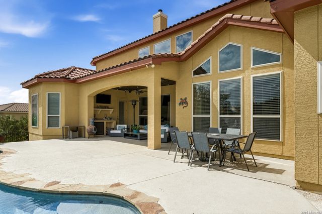 322 Santa Domingo, Helotes, TX 78023