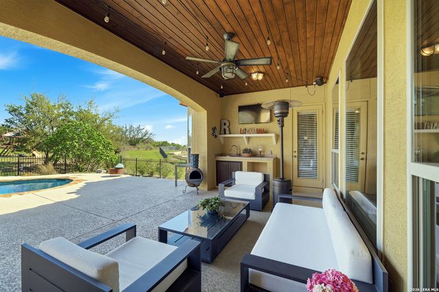 322 Santa Domingo, Helotes, TX 78023